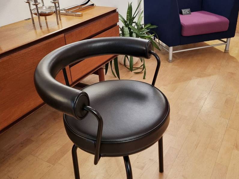 lc7-cassina-galerie odile vevey