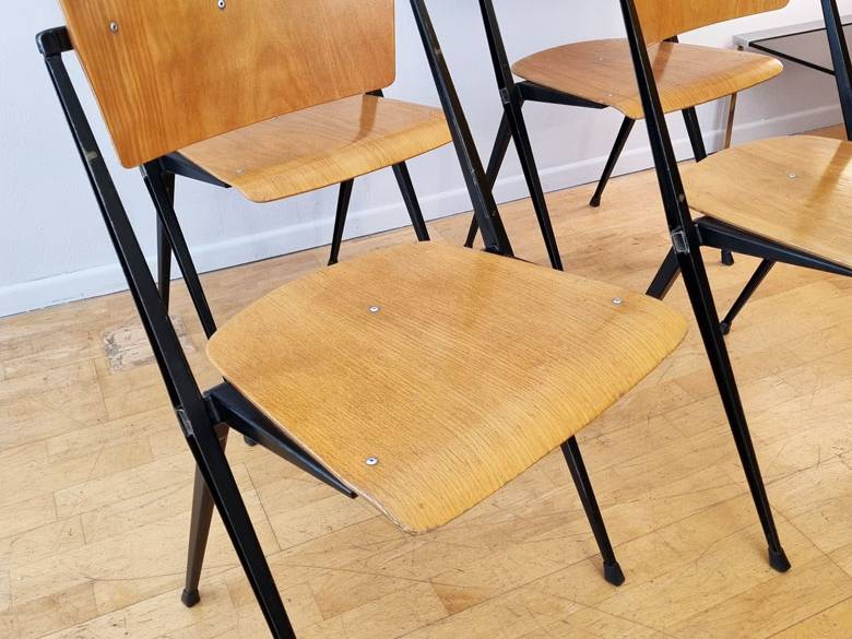 4-pyramid-chairs-rietveld-profil galerie odile vevey