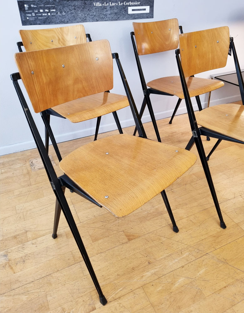 4-pyramid-chairs-rietveld-profil galerie odile vevey