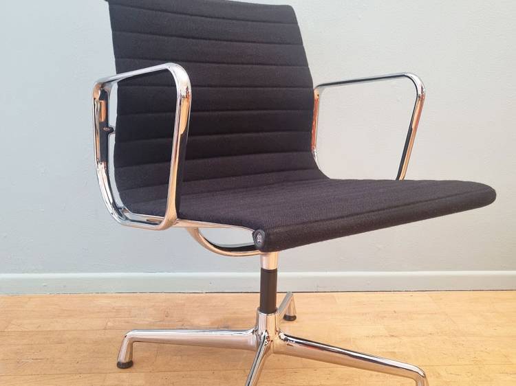 alu-chair-108 eames galerie odile vevey